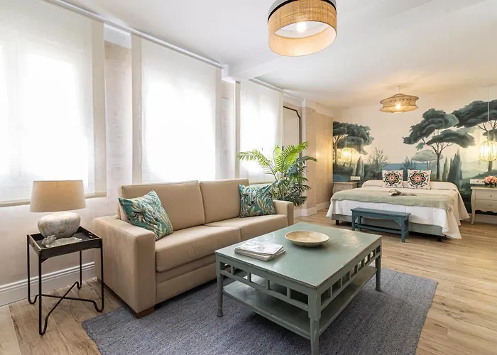 Cathedral Keepers - Exclusive In Jerez Apartment